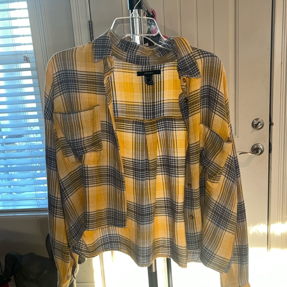 Forever 21 woman’s flannel size S